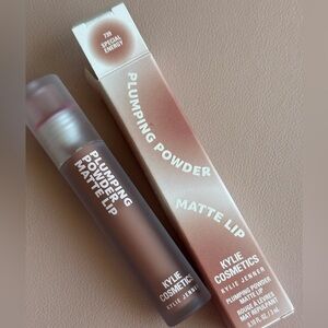 Kylie Cosmetics Plumping Powder Matte Lipstick - Shade: Special Energy